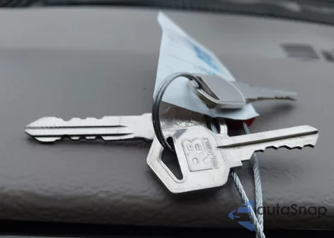 1998 GMC Sierra 1500 Sle Sportside z USA, uszkodzony, nr VIN 2GDEC19R3W1552900